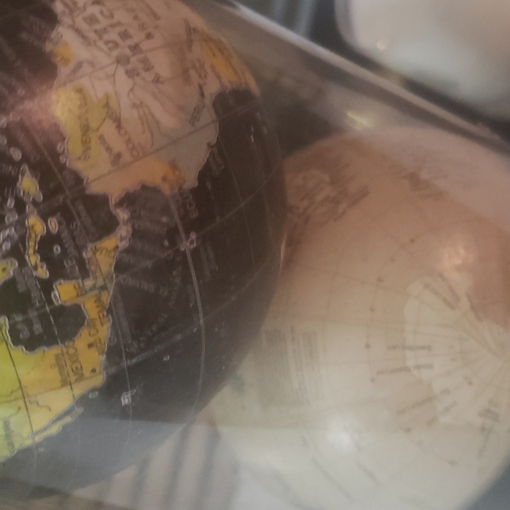 3 small decorative globes - Picture 5 of 5